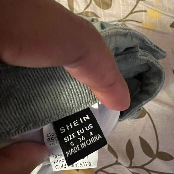 SHEIN woman size 4 - Picture 2 of 2